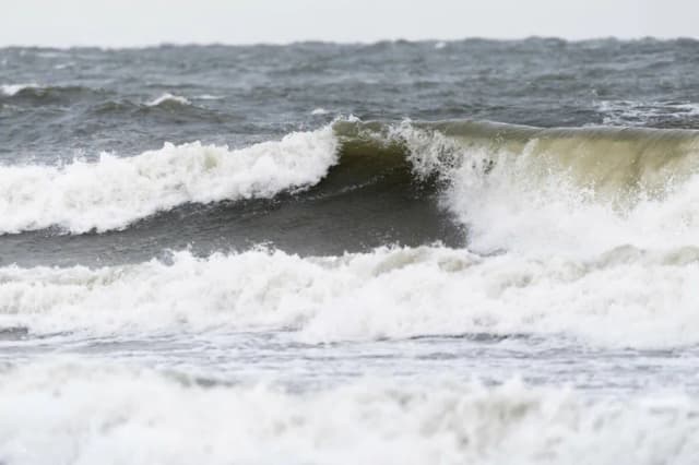 Sztormy na Bałtyku kiedy: poznaj niebezpieczne miesiące i ich siłę