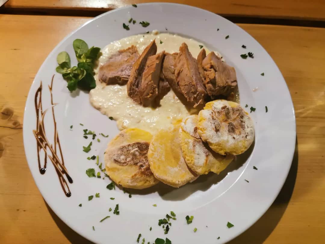 Gdzie zjeść na trasie S7? Najlepsze miejsca na smaczny posiłek